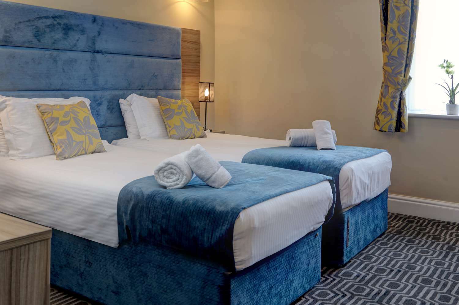 Stonecross Manor Hotel Kendal Room photo